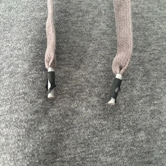 Men's Under Armour Charcoal Drawstring Hoodie w/ Large Front Pocket Size S - Picture 9 of 9